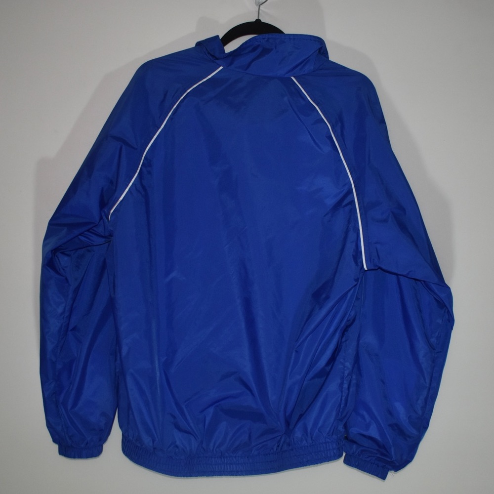 WindBreaker - Picture 2 of 4